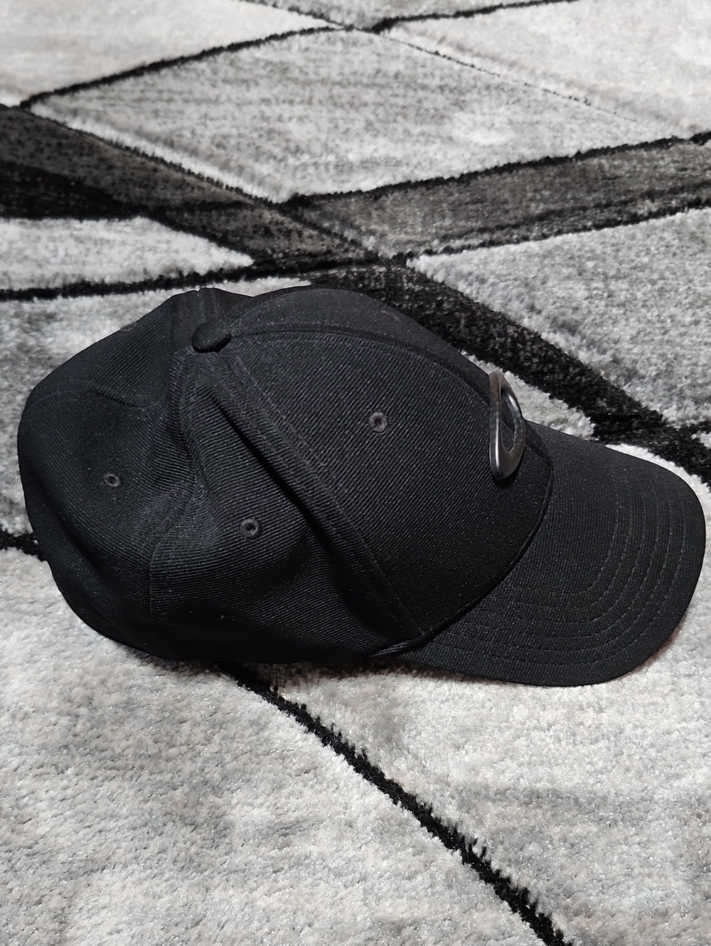 OAKLEY TINCAN BLACK-ON-BLACK CARBON FIBER ELLIPSE LOGO FLEX FITTED CAP HAT - Picture 6 of 13